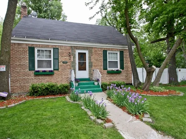 1305 16th St, North Chicago, IL 60064