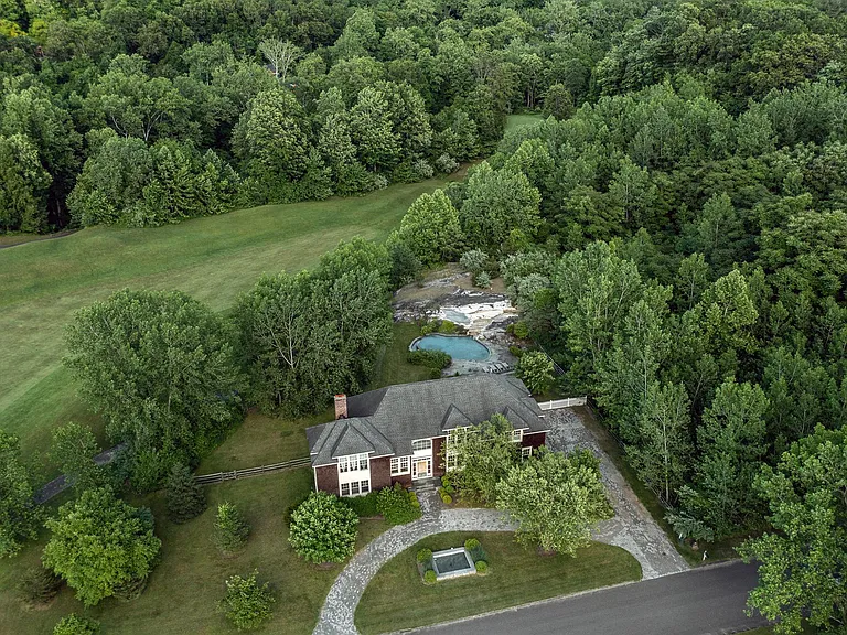 95 Long River Rd — Photo 24