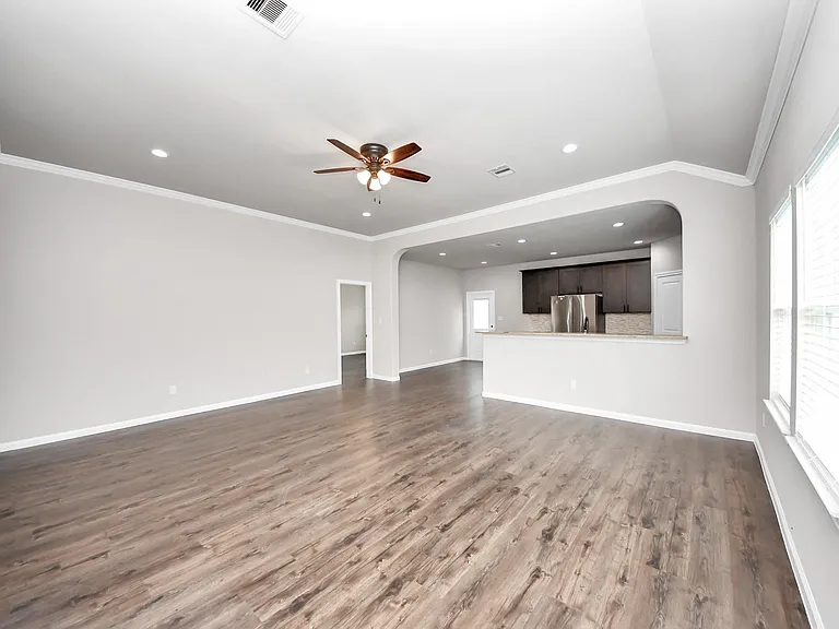 314 Carlos Leal Dr — Photo 7