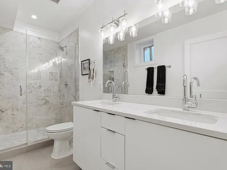 1722 W Virginia Ave NE #2A — Photo 7