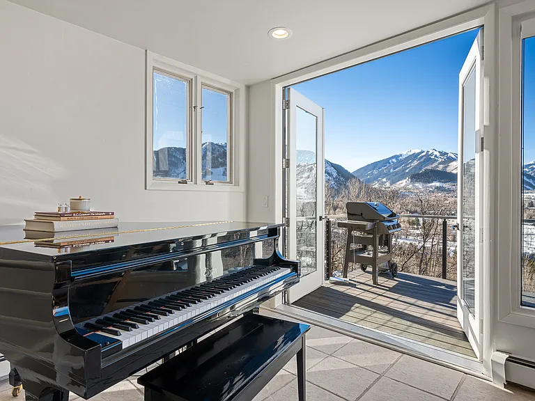 182 Bennett Pl — Photo 10