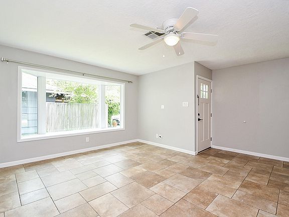 5th image of 9614 Larston St