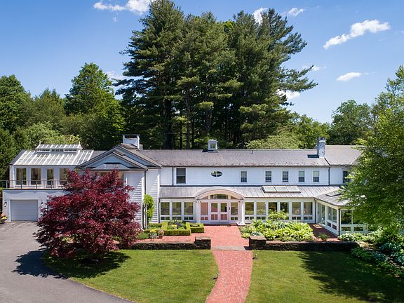 119 Under Mountain Rd