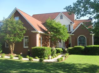 1090 Lakeside Dr, Bishop, GA 30621