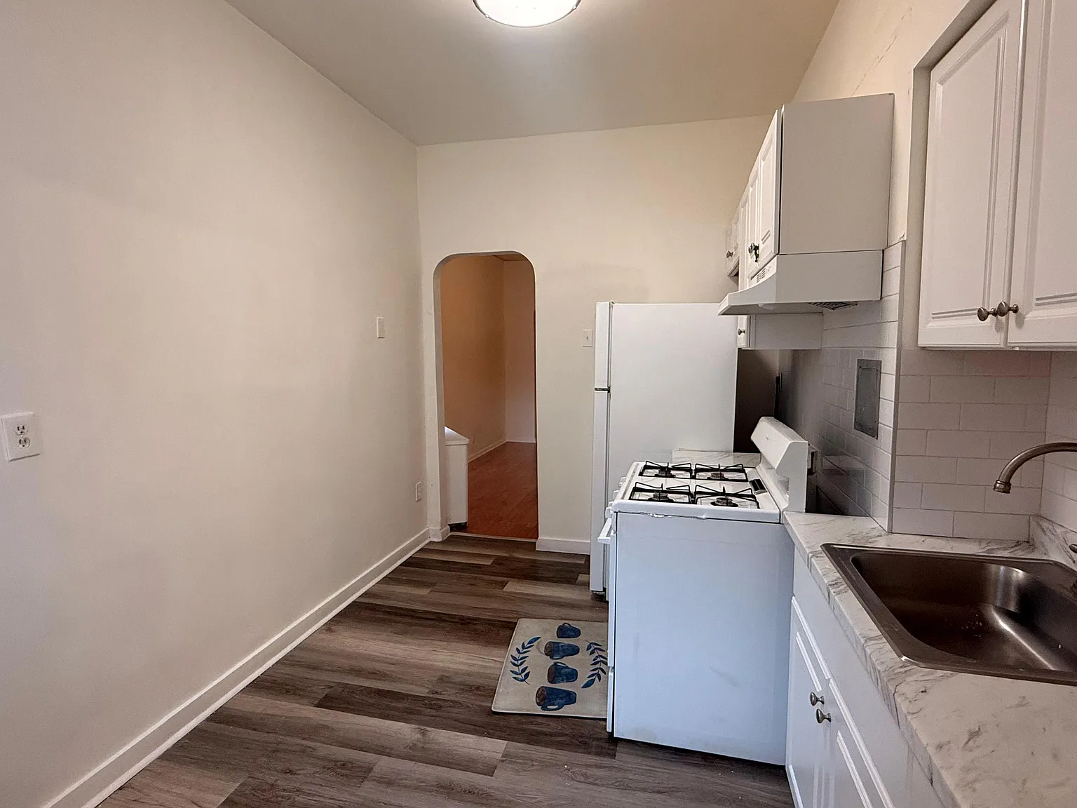 1006 Summit Ave — Photo 2