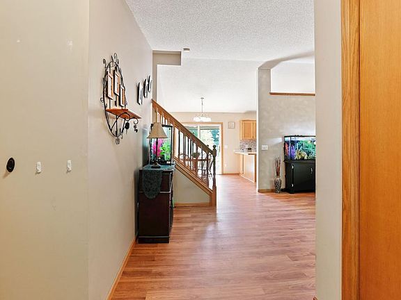4th image of 9329 Jamestown St NE