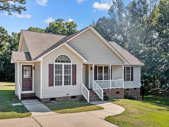 2nd image of 302 Laurel Dr