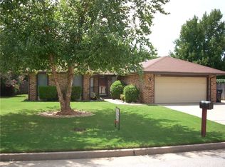 2200 Butternut Pl, Edmond, OK 73013