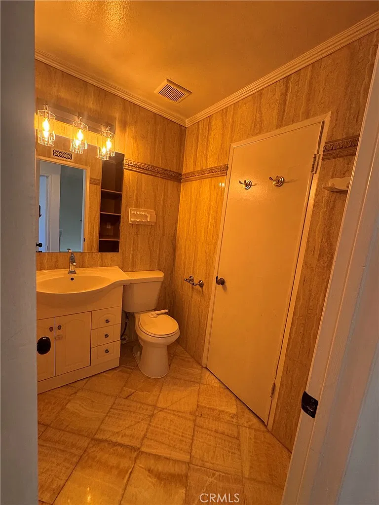 3 bed, 1.5 bath, 1315 sqft, $3,200 — Photo 2