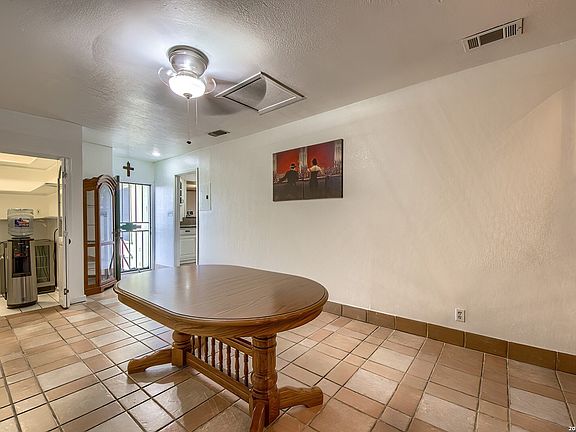4th image of 559 S Hatfield Street