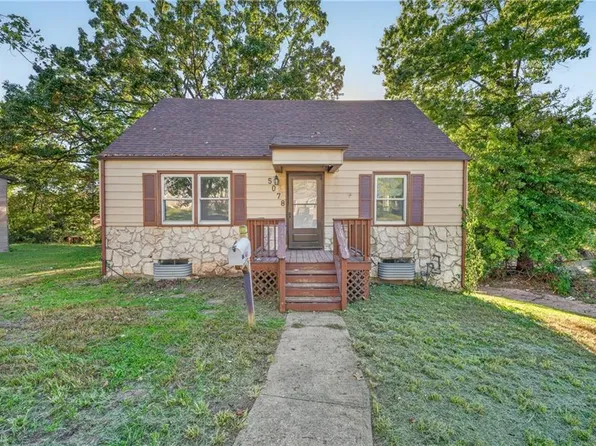 5078 Glenside Dr, Kansas City, MO 64129