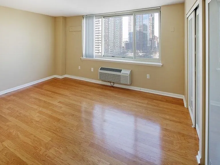 20 2nd St #1003 — Photo 6