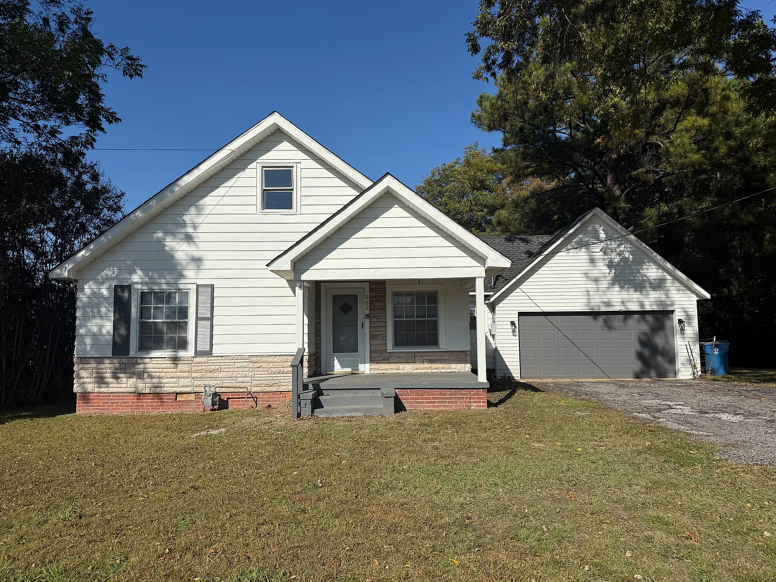269 E Main St — Photo 2