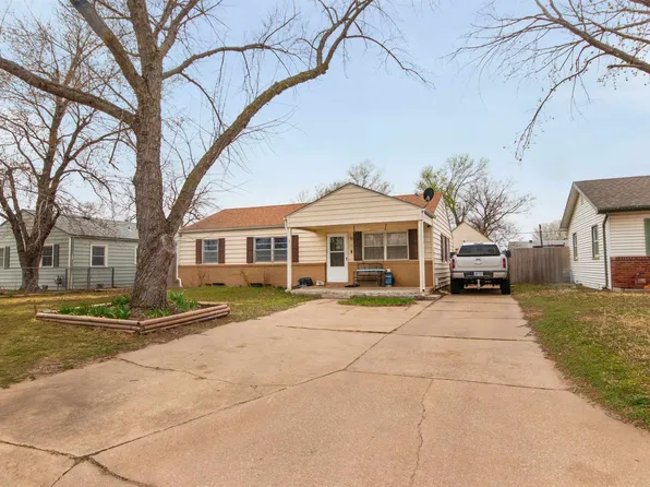 131 S Sunnyside Rd, Haysville, KS 67060