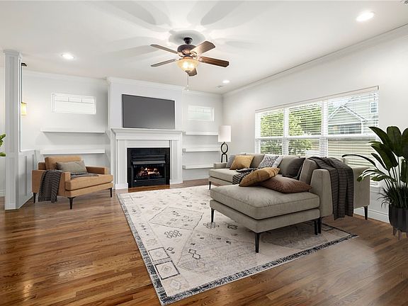 4th image of 5808 W Willow St