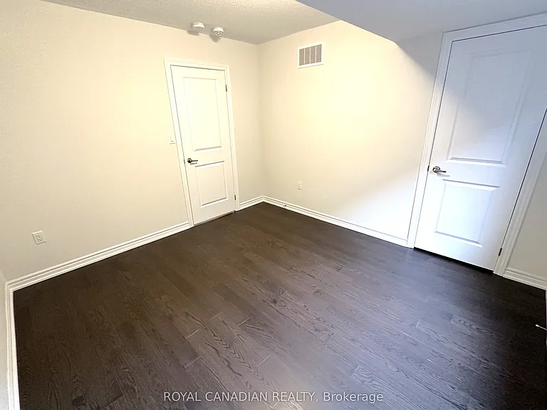9 Bannister Rd #UPPER — Photo 14