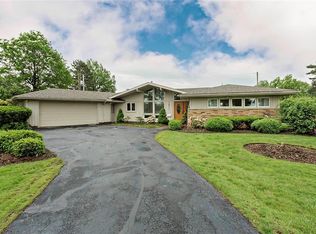 24500 Albert Ln, Beachwood, OH