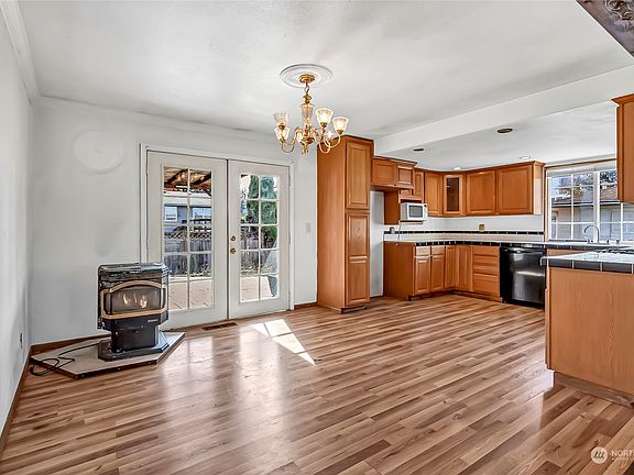 5th image of 1700 Dogwood Drive SE