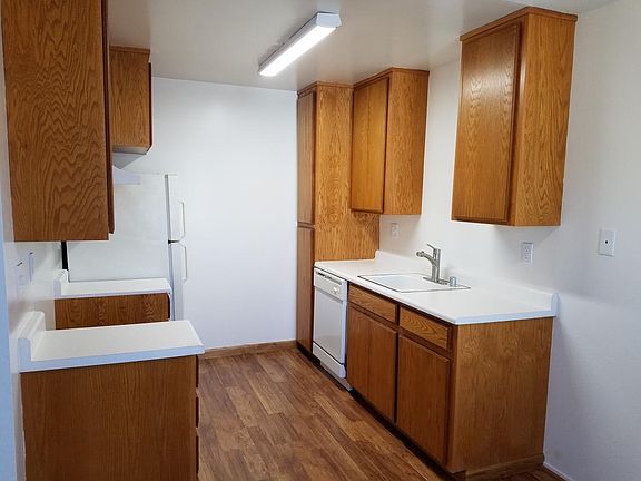 3rd image of 215 Monroe St APT 6