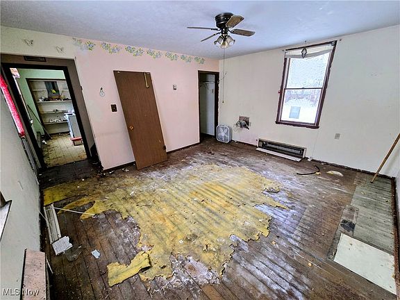 3rd image of 52125 Center St