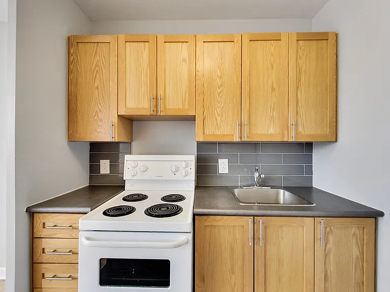 630 Roselawn Ave — Photo 21