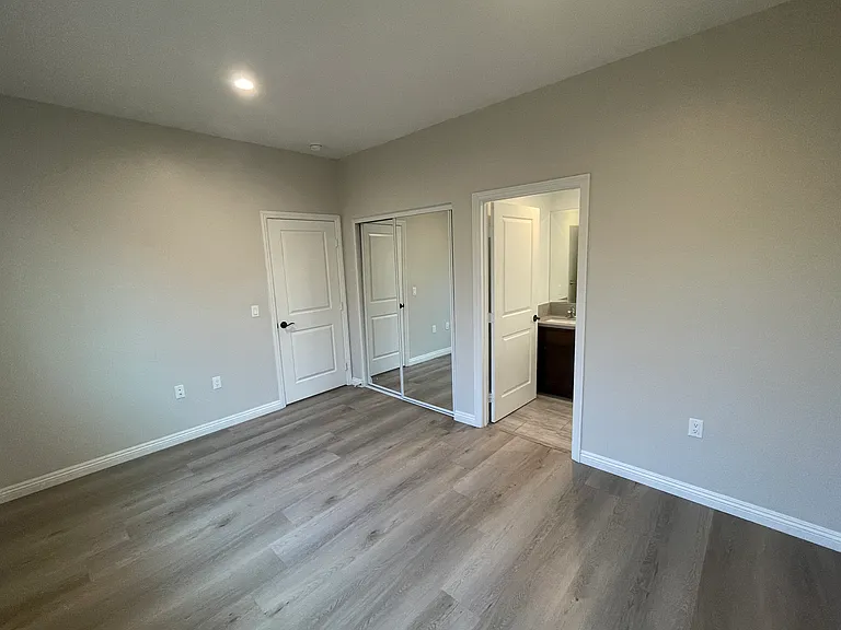 7604 Perry Rd #D — Photo 9
