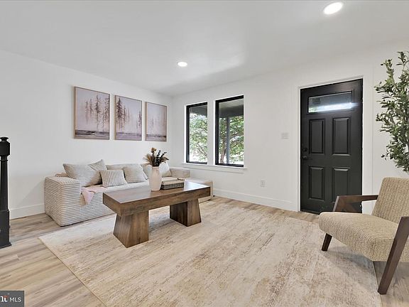 3rd image of 628 4th St
