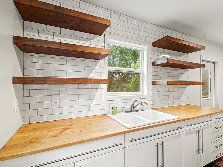 1425 Stainback Ave — Photo 4