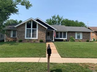 2165 Courtleigh Ln, Chesterfield, MO