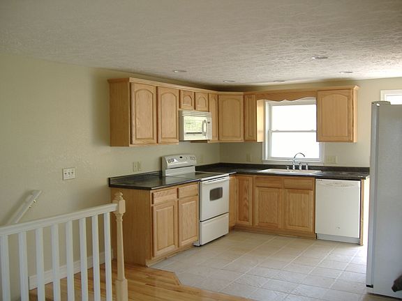 5th image of 164 Chataigne Ln Unit 1