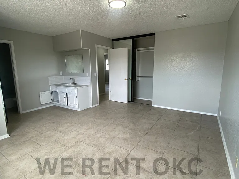 3611 Wynn Cir #1 — Photo 8