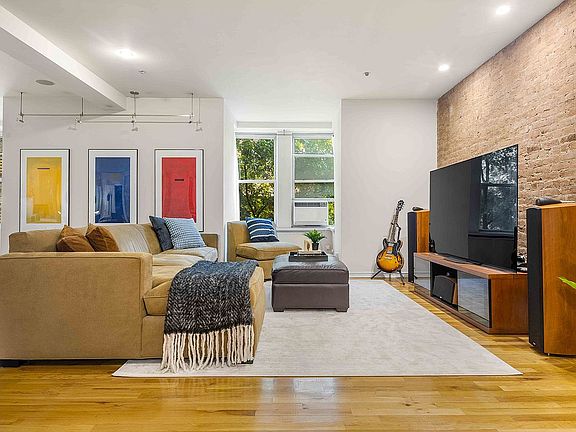 3rd image of 60 Pineapple St APT 3C
