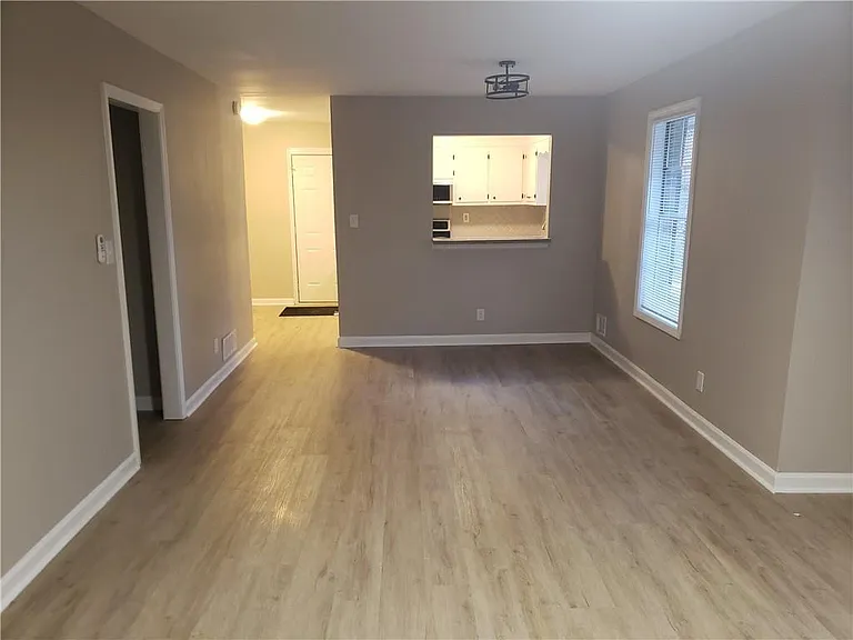 4911 Valley Dale Dr SW — Photo 4