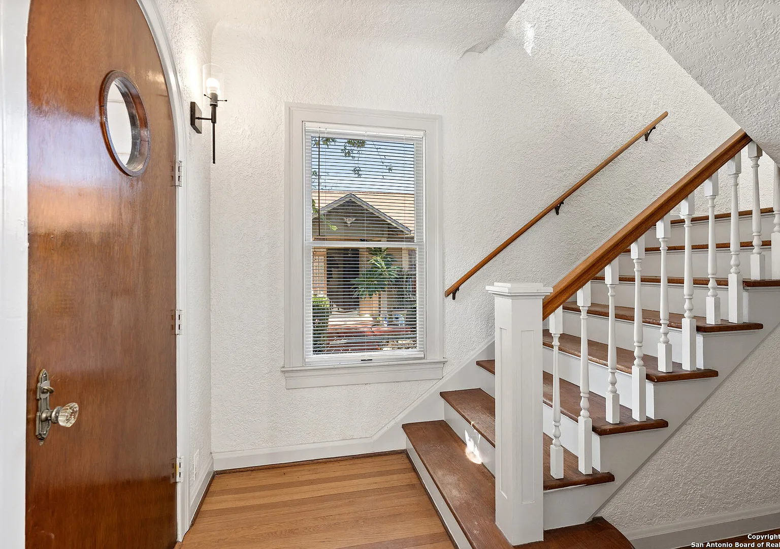 2 bed, 1588 sqft, $2,200 — Photo 3