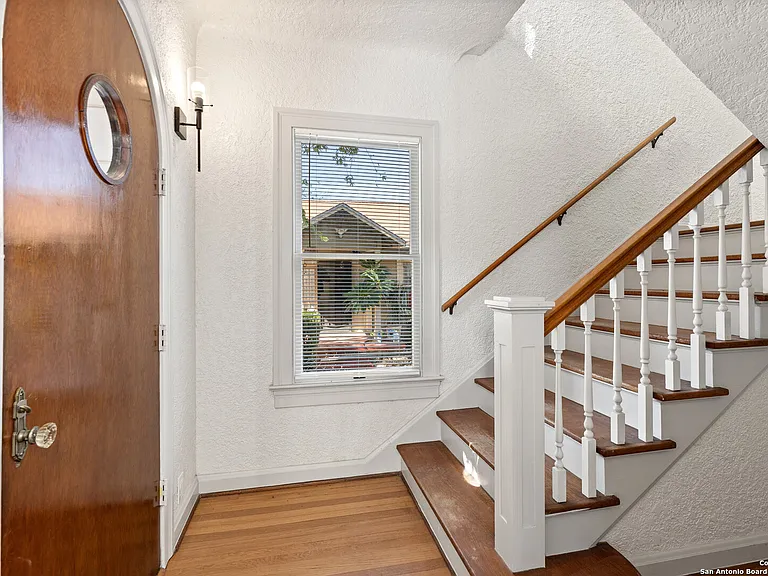 331 W Elsmere Pl #102 — Photo 3