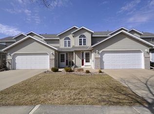2511 Viola Heights Dr NE, Rochester, MN 55906