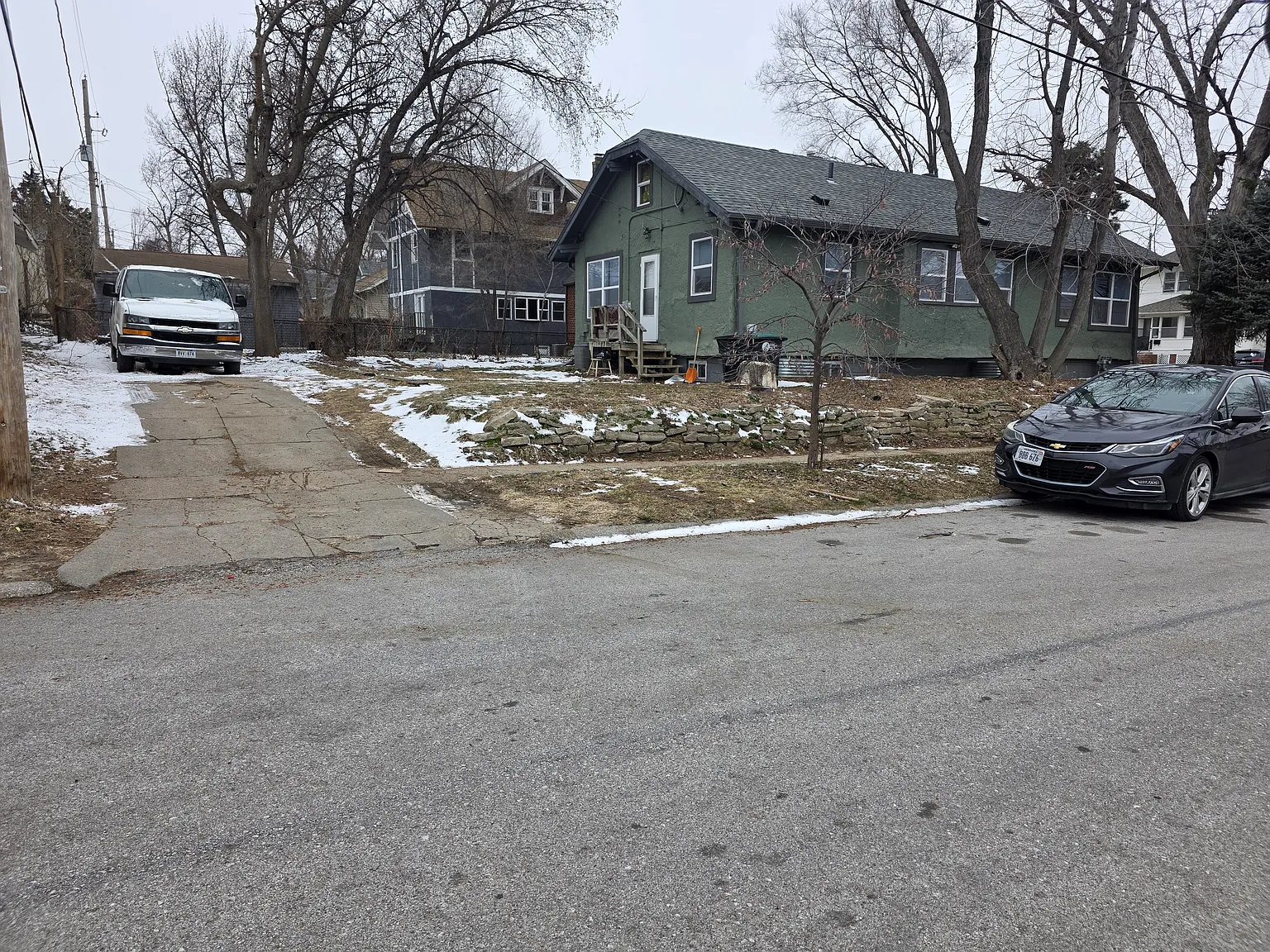 2853 Titus Ave — Photo 4
