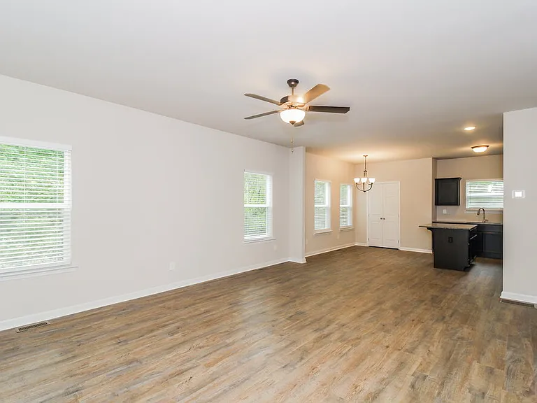 121 Danville Trl — Photo 6