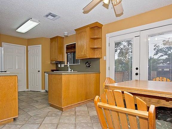 3rd image of 1800 Lightfoot Dr