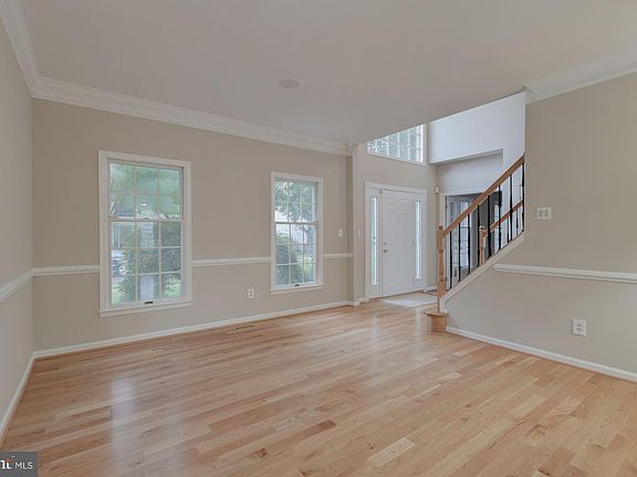 4th image of 3703 Broadrun Dr