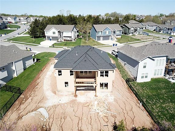 3rd image of 8497 Primrose St