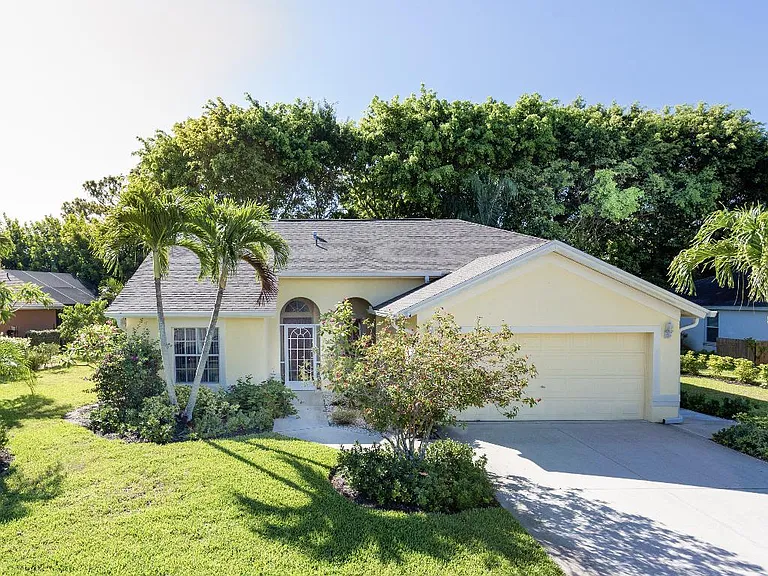 Seashore Cir — Photo 26