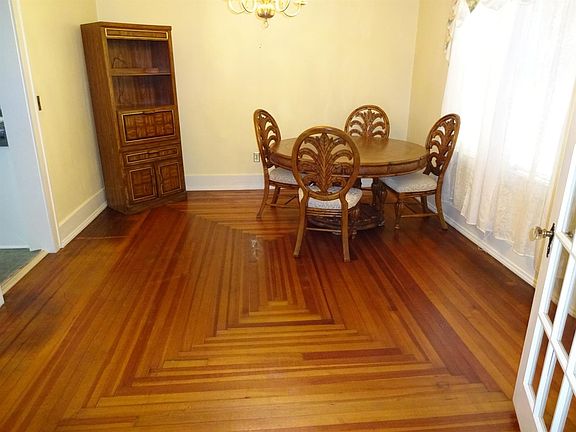 5th image of 109 N Walnut St