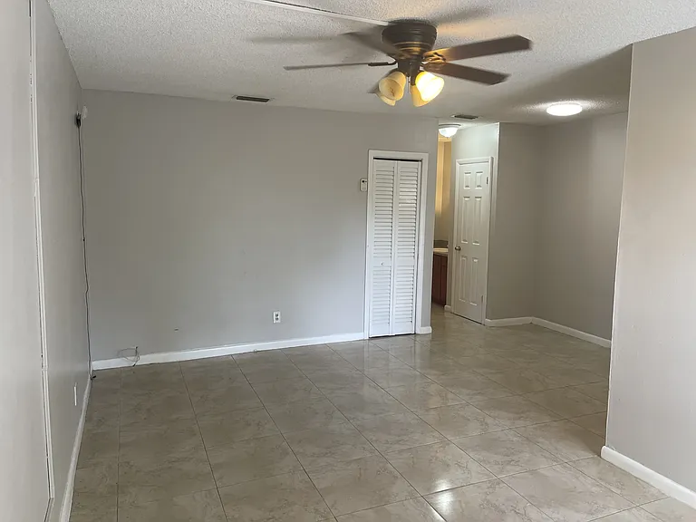 716 SW 16th Ave #2 — Photo 21