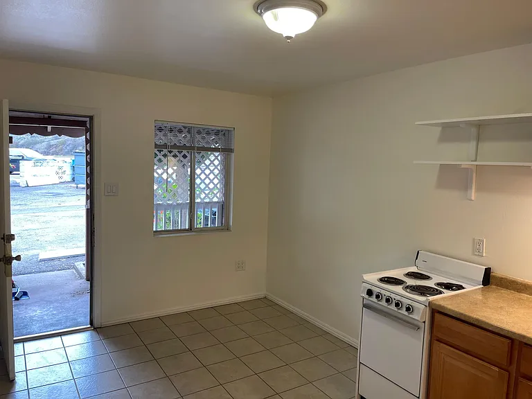 1425 El Camino Real Pl #D — Photo 4