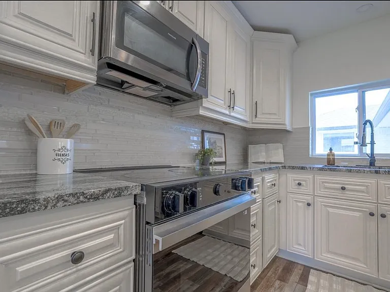 104 N Burr Oak Rd — Photo 10