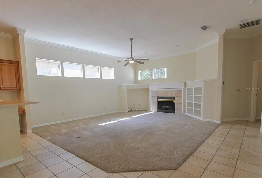 3 bed, 2.5 bath, 2328 sqft, $2,725 — Photo 3