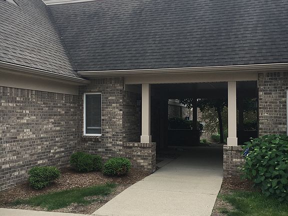 3rd image of 820 Brandon Ave #1