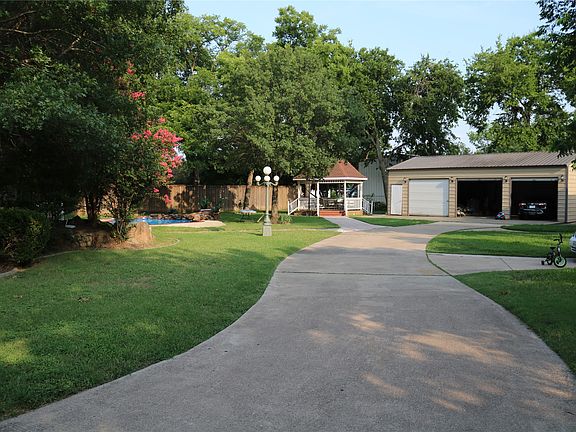 4th image of 3010 Saint Lo Dr