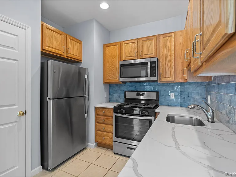 1410 Half Moon Bay Dr — Photo 8